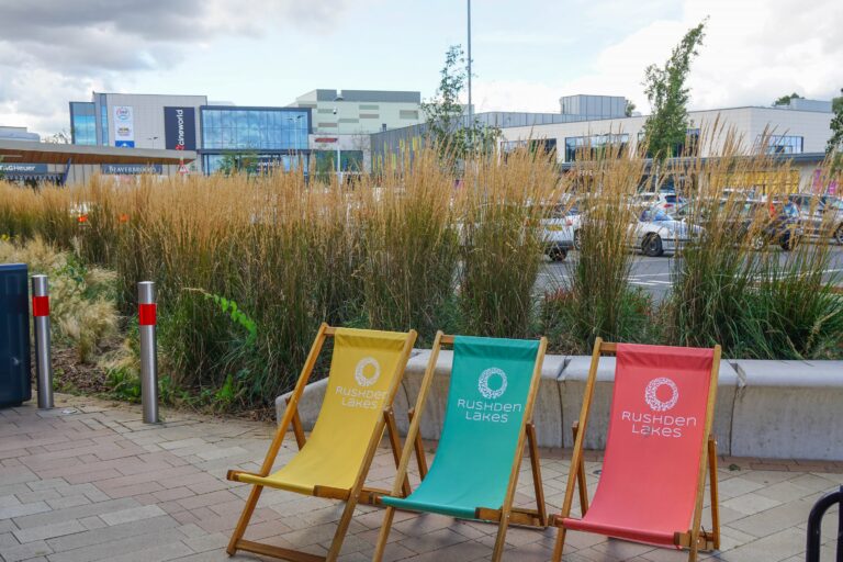 Rushden Lakes lakeside